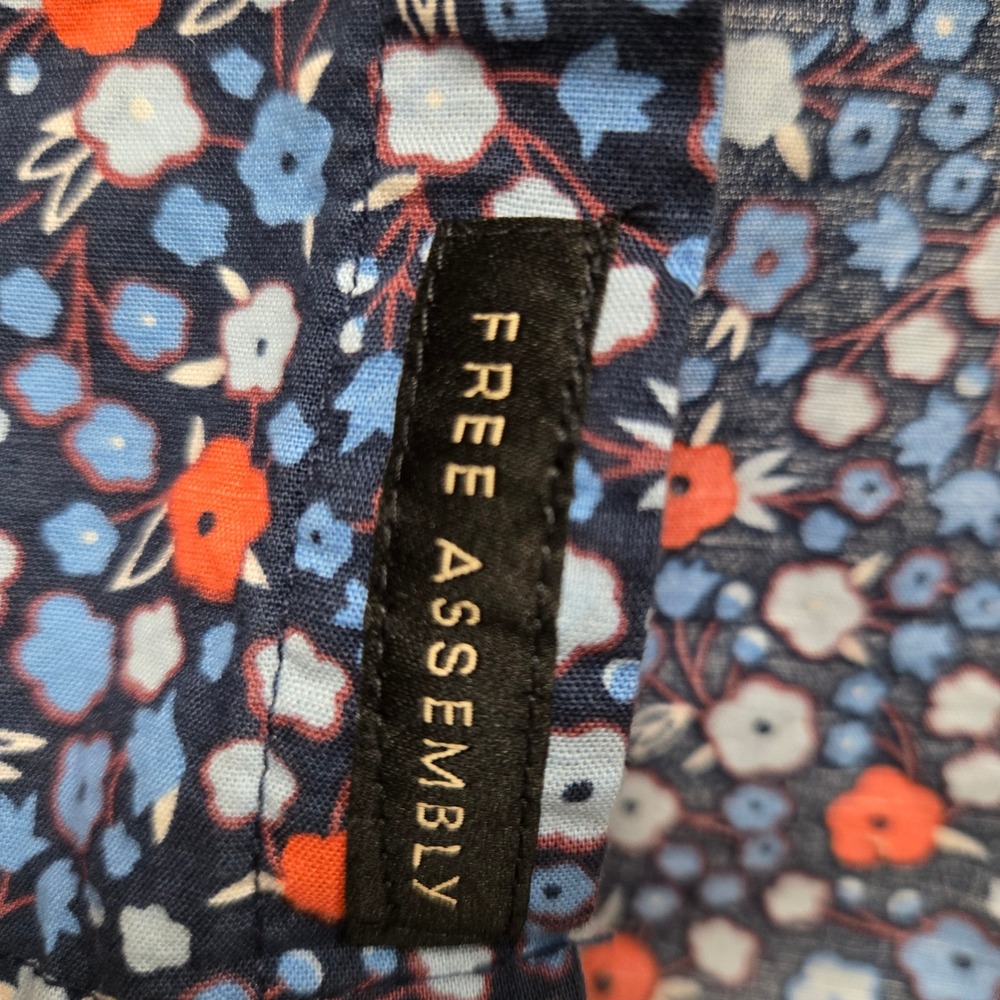 Free Assembly Mens Small Navy Blue Floral Cotton Linen Short Sleeve Button Down - Picture 6 of 9